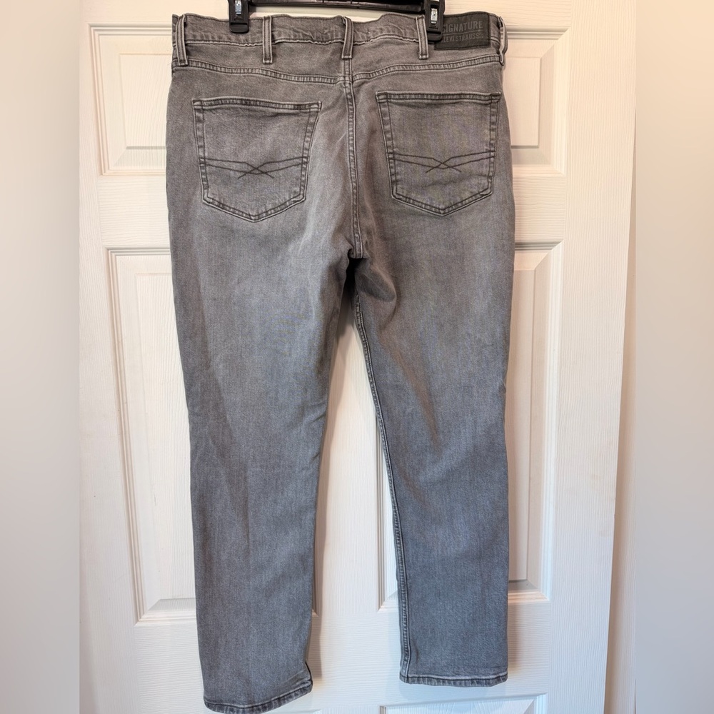 Signature by Levi Strauss Men's Gray Slim Jeans